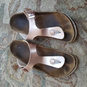 Birkenstock Gizeh metallic cork sandals
